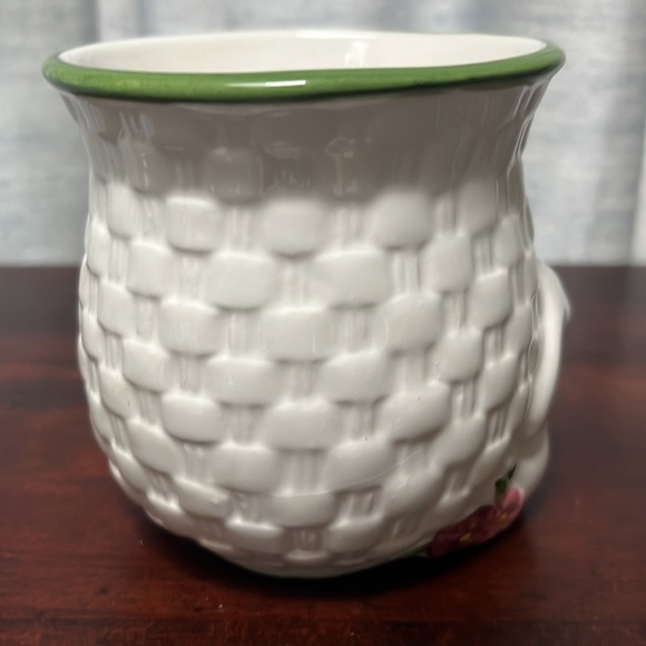Avon basketweave Bunny Rabbit Mug in original box - Picture 8 of 13